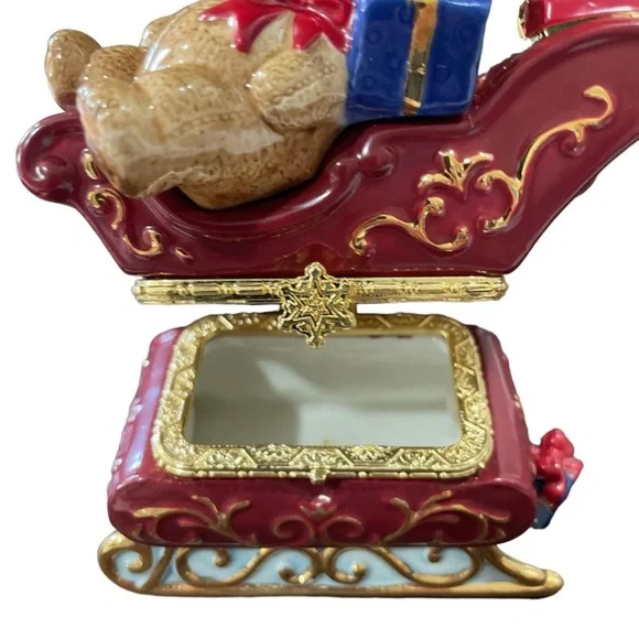 Vintage Santa's Sleigh Collectible Porcelain Trinket Box Figurine -Tree & Toys - Picture 3 of 3